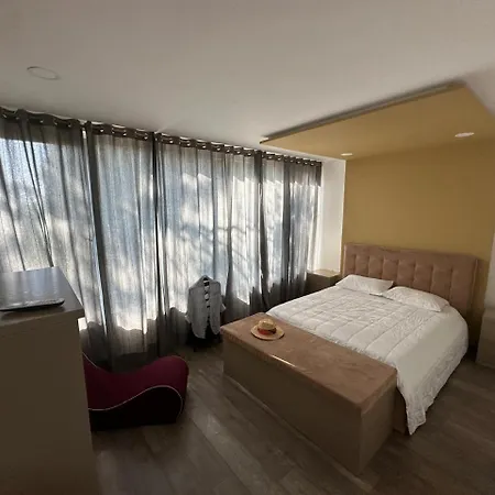 Eva Lalz Villa